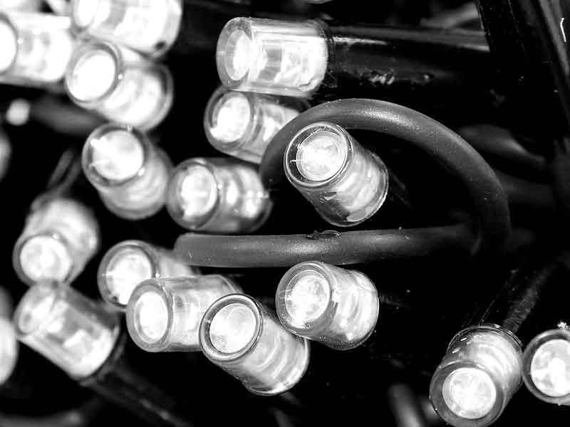 Гірлянда вулична 3,3мм чорний провід 10м мерехтлива лампа 100LED (мікс) L Lux LINE-3.3-100-M-2 1082077620 фото